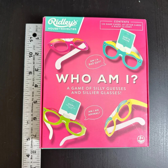 NIB WHO AM I? Party Game Board Game - Picture 6 of 7